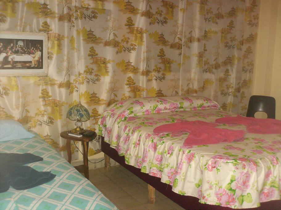 Posibilidad de tres huésped en la habitación