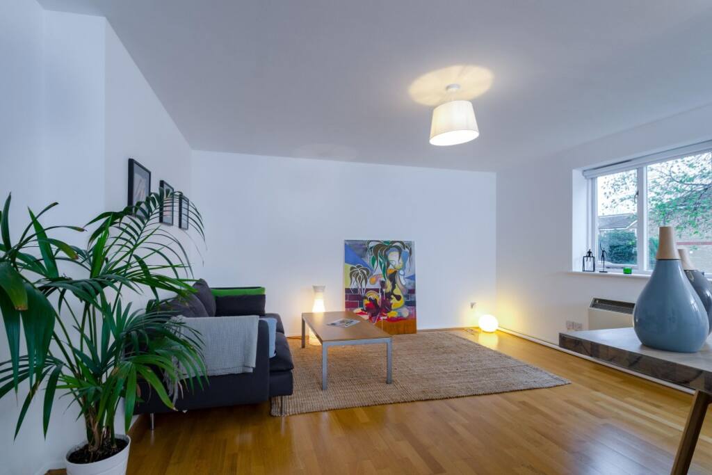 Large lounge to relax and socialise.