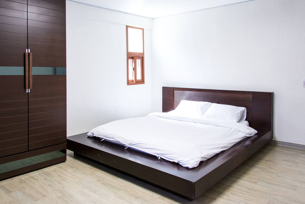 Master bed room
