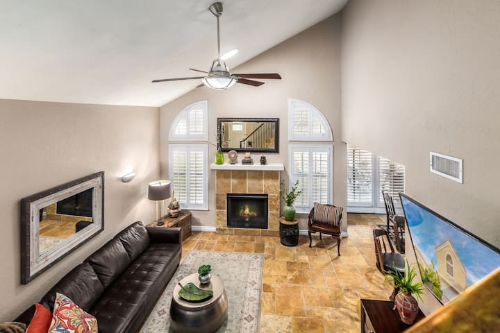 Beautiful Summerlin Home (The Lakes)