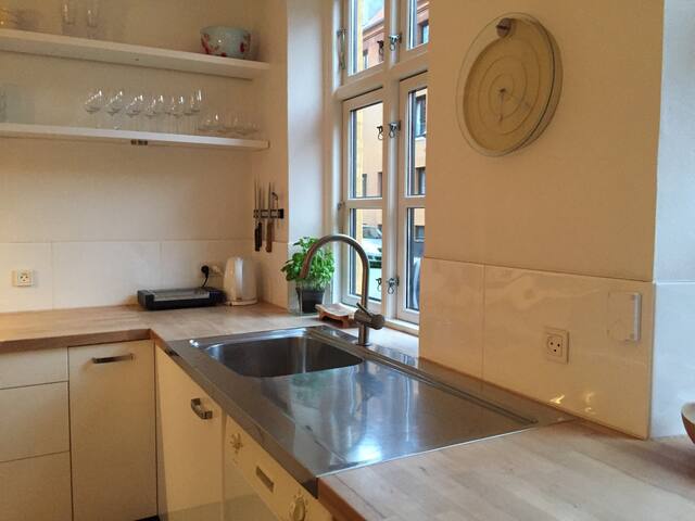 Townhouse with patio in the historical Copenhagen gallery image 5