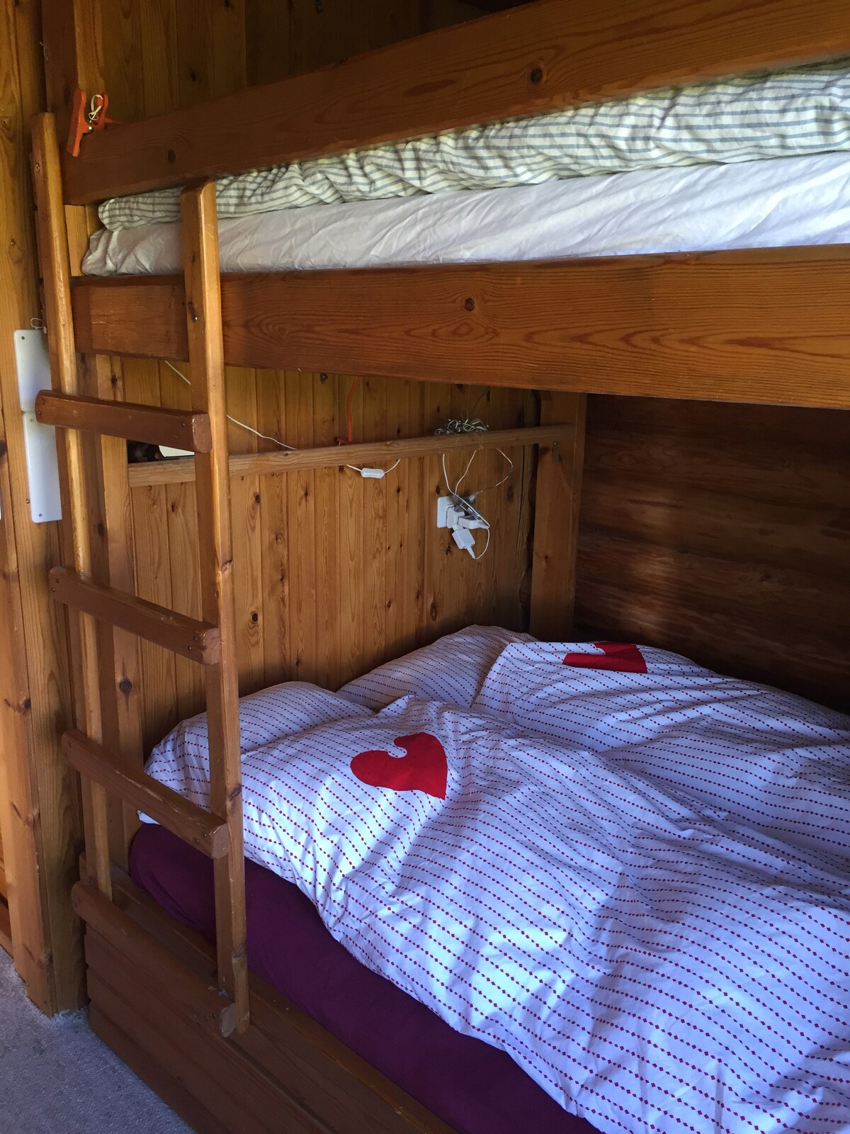 Zrubová posteľ 140 cm