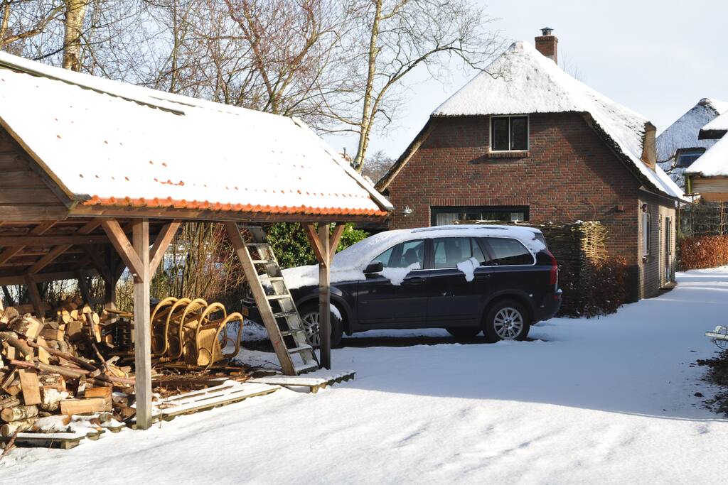 The parking behind the lodge.