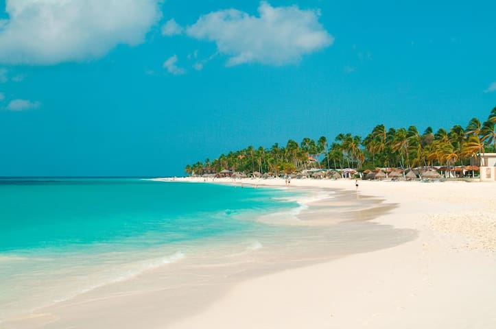 Studio with Pool. Stonethrow from beach (12G)