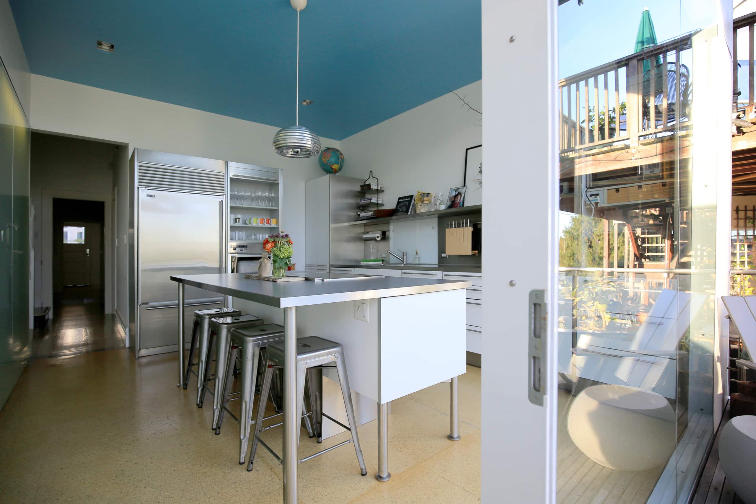 Home in San Francisco · ★4.92 · 4 bedrooms · 5 beds · 2 baths - Image 4