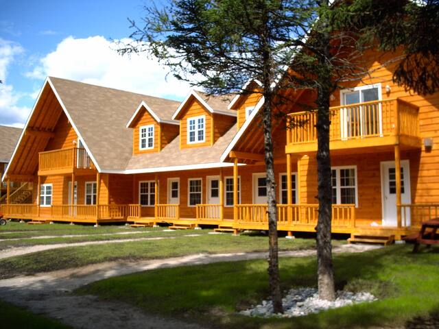 East Wing 22 Honeymoon Suite Cabins For Rent In Traytown