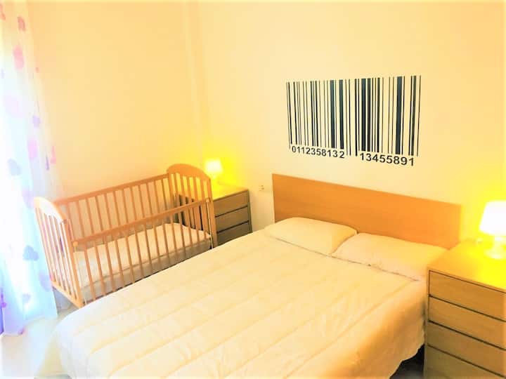 卧室1。床135x190和婴儿床。 可使用露台# 2宿舍1. Con cama 135x190 y cuna para bebe. Con acseso a la terrasa # 2.