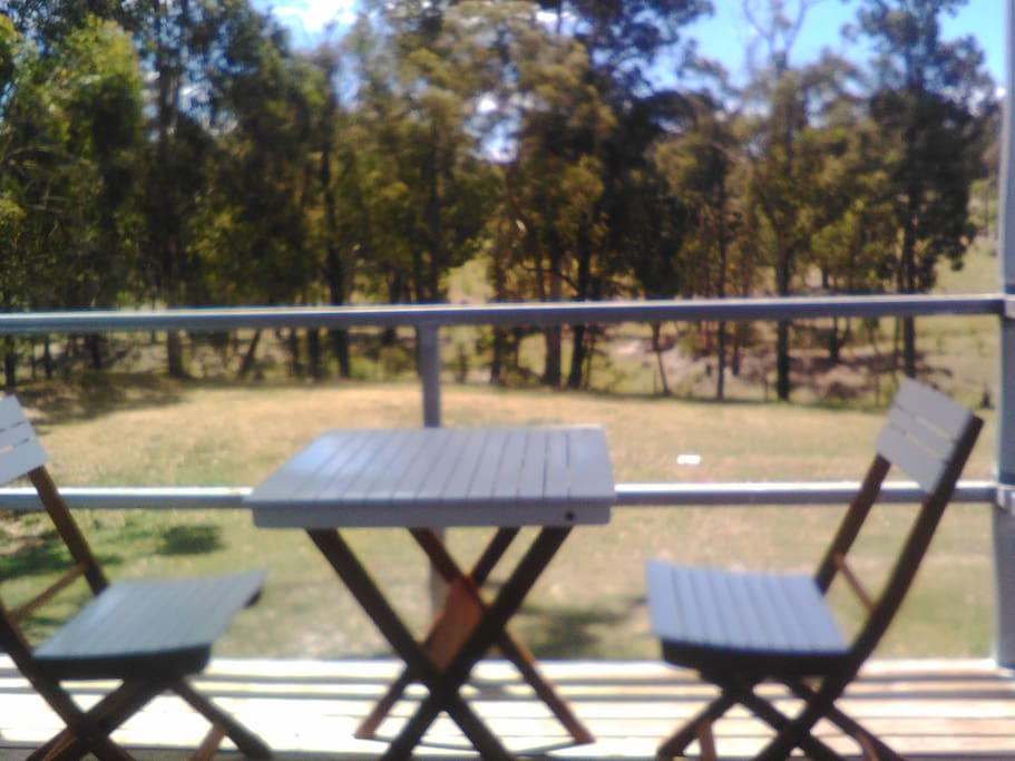 Relax on the porch! Watch the kangaroos, deer, wildlife