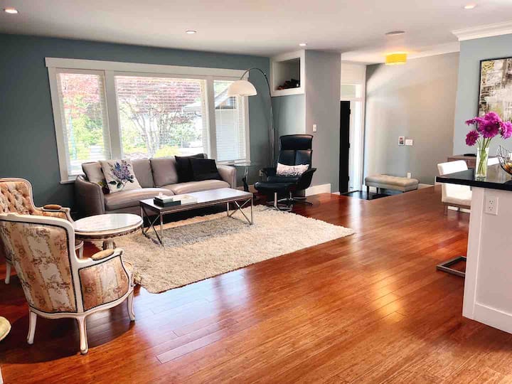 Central, Spacious & Family Friendly Home - Cypress Mountain