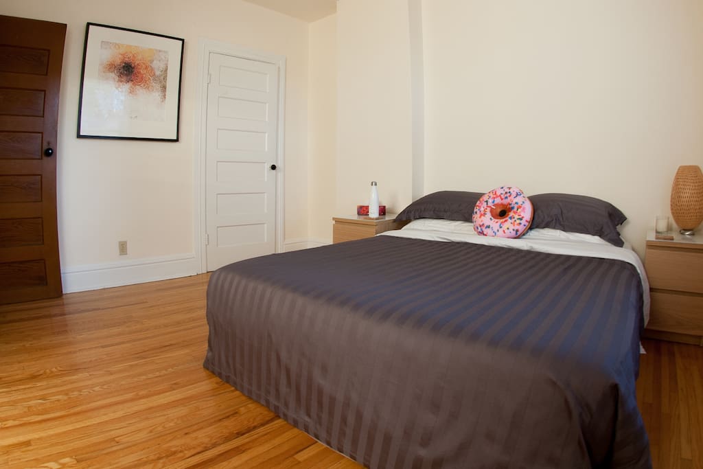 That's one of those fancy Leesa mattresses. The best night's sleep you ever had.