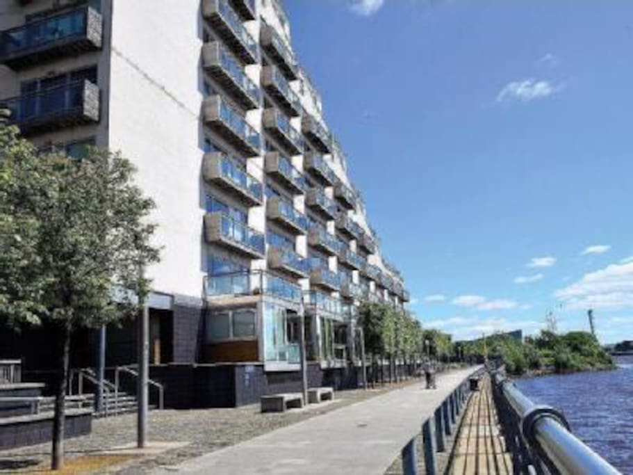 the clydeside walkway