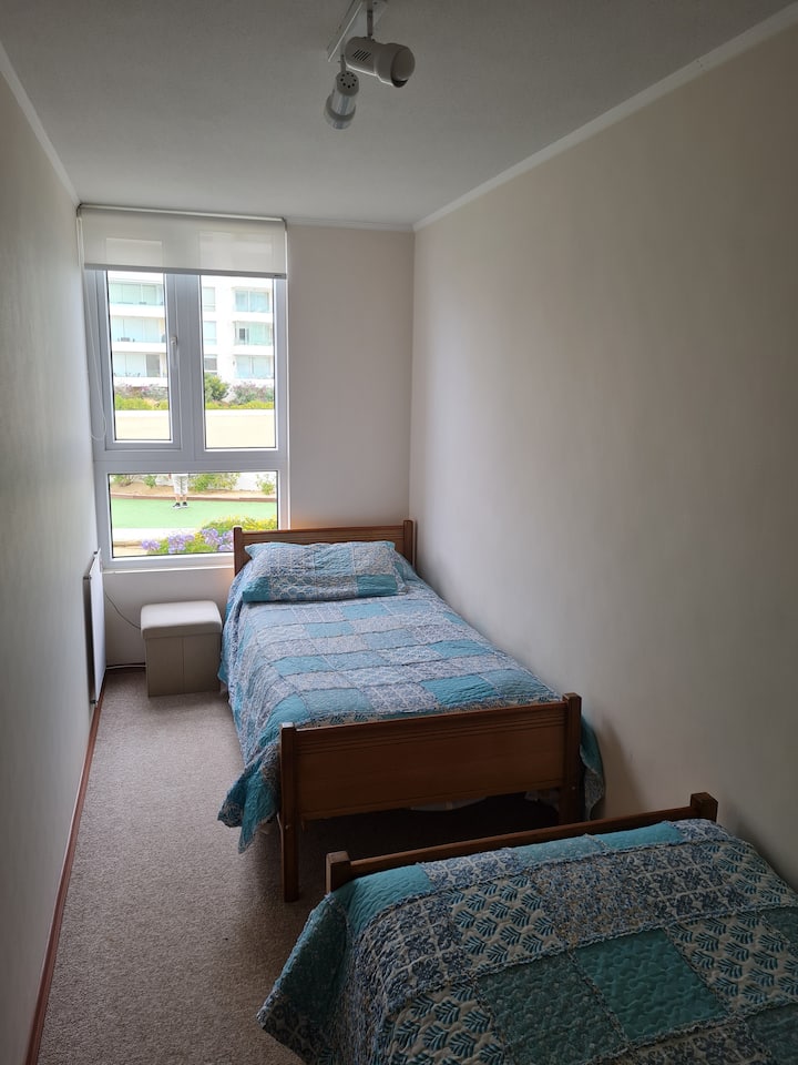 ห้องนอนที่ 3 มีเตียง 1 ที่นั่ง 2 เตียง