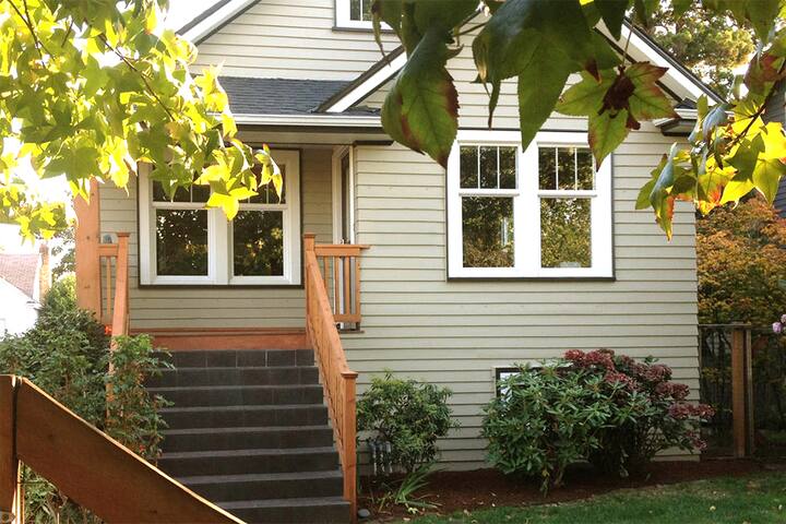 Beautiful Phinney/Ballard Retreat