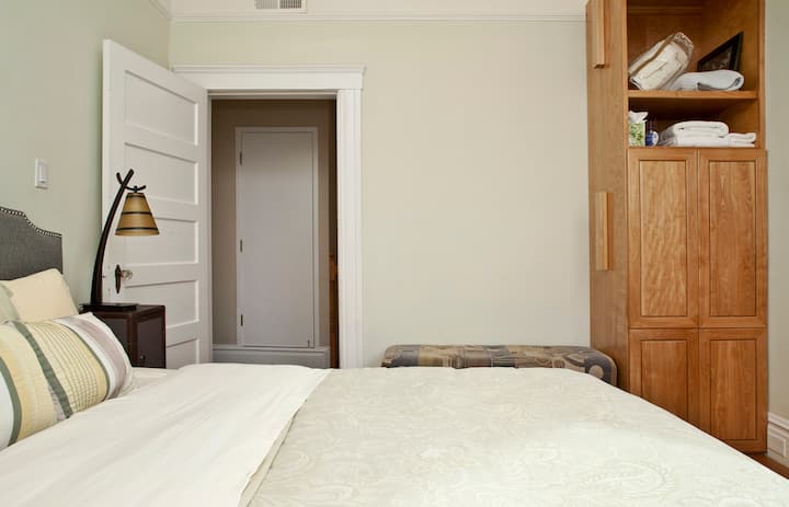 Sehemu ya kabati kwa ajili ya chumba cha kulala 3