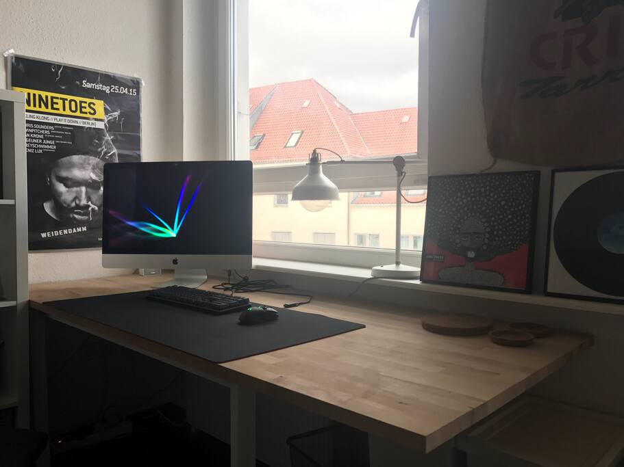 Schreibtisch/Arbeitsplatz