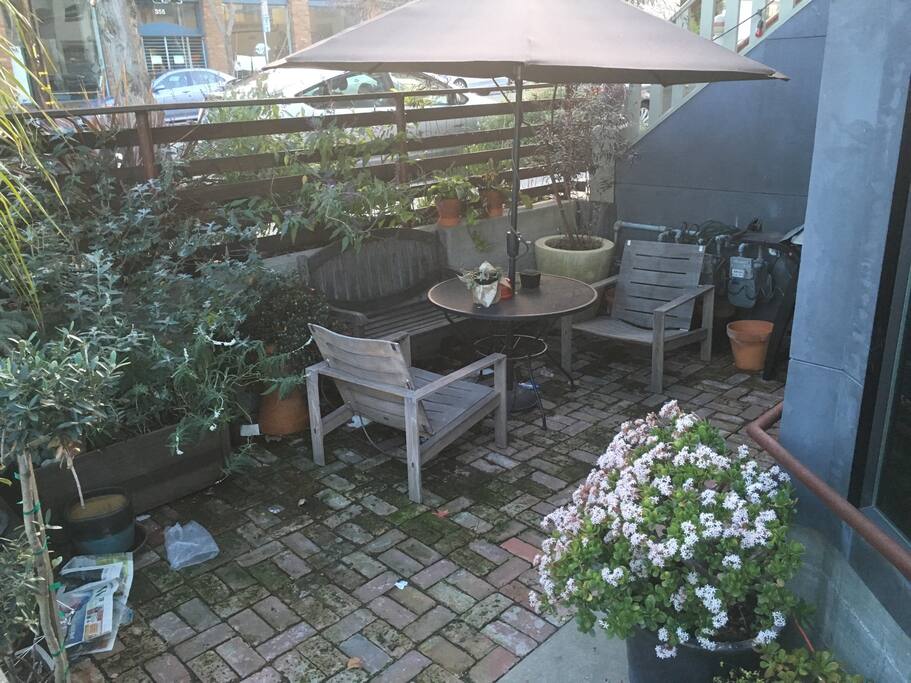 Gorgeous private patio