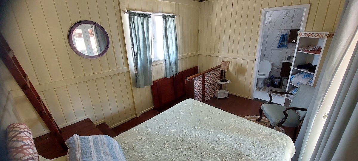 Ზედა სართულის ფლიგელი 