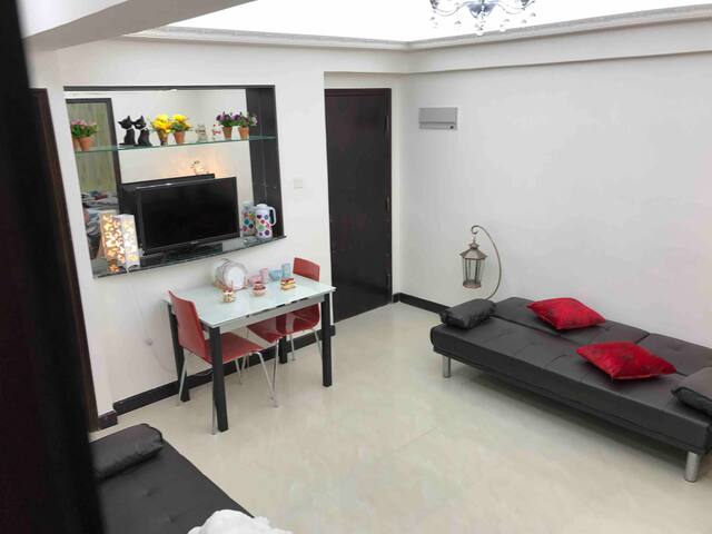 Spacious 3 BR 12ppl Beside MTR :) gallery image 4