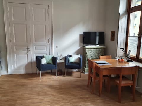 Successful Airbnb property: O·t·t·i·m·o! Ehrenfeld: Studio (26 m²) ideal location in Neuehrenfeld