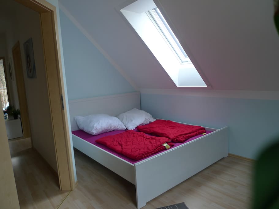 Schlafzimmer 2 DG
Doppelbett