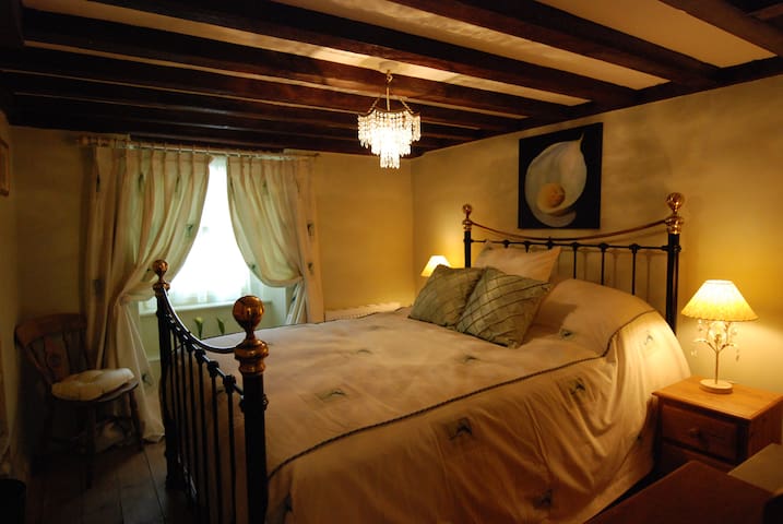 Luxury Cosy Cottage Jurassic Coast
Sunset cottage