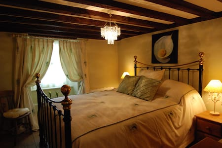 Luxury Cosy Cottage Jurassic Coast
Sunset cottage