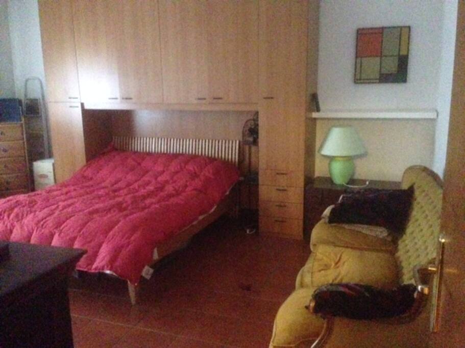 camera da letto matrimoniale + divano letto