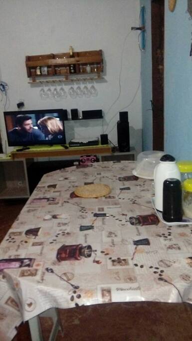 sala de star com tv internet e cafezinho