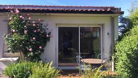 House near Kayak Stadium and Pau Center