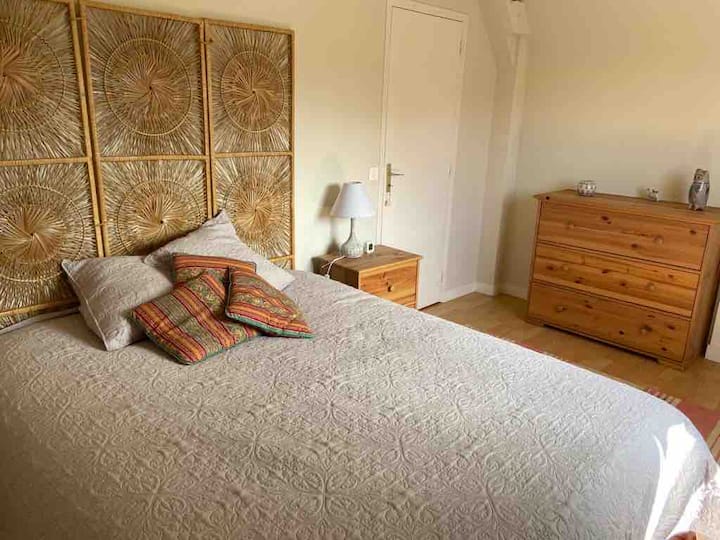 Chambre 2 (lit queen size 160x200)