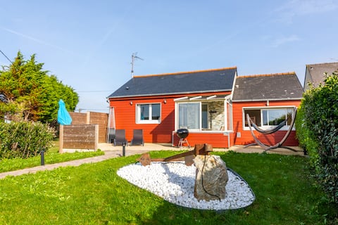 Superb house with sea view - 200 m from the beach