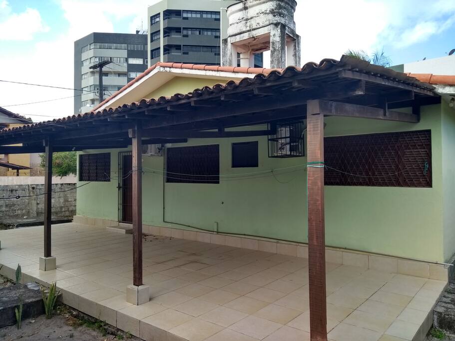 Terraço traseiro amplo