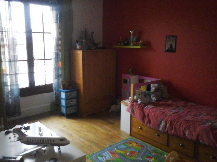 Chambre 1 petit lit 1 personne