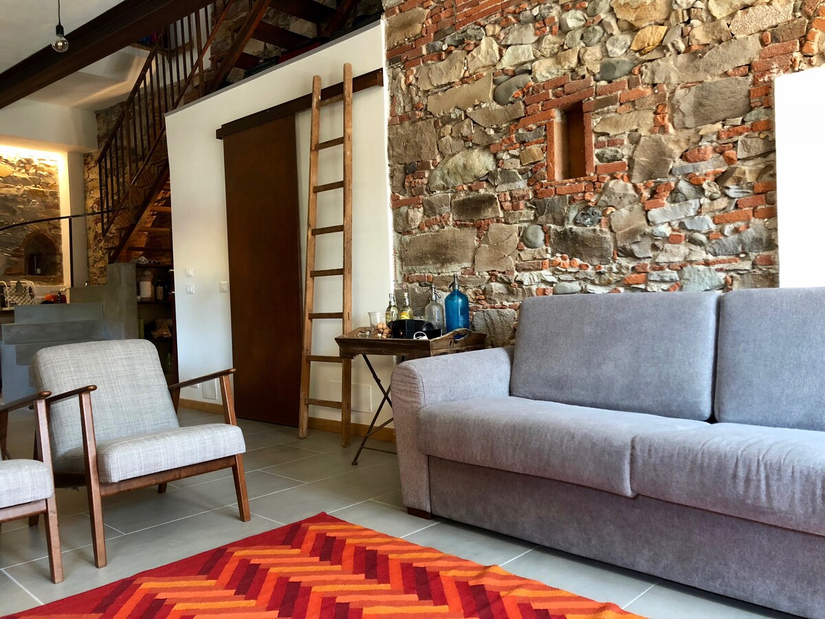 Annuncio Airbnb popolare: Old stable transformed into a charming loft a Lucca