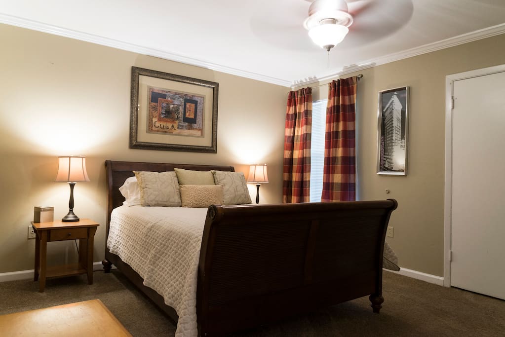 King size bedroom with three closets(!) and en-suite bathroom.