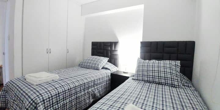 HABITACION 2 CON BEDDEN Y GESLOTEN