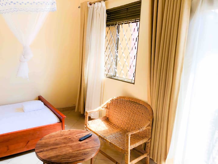 Cozy Bukoto Studio, Unlimited WiFi & Netflix Apartments for Rent in