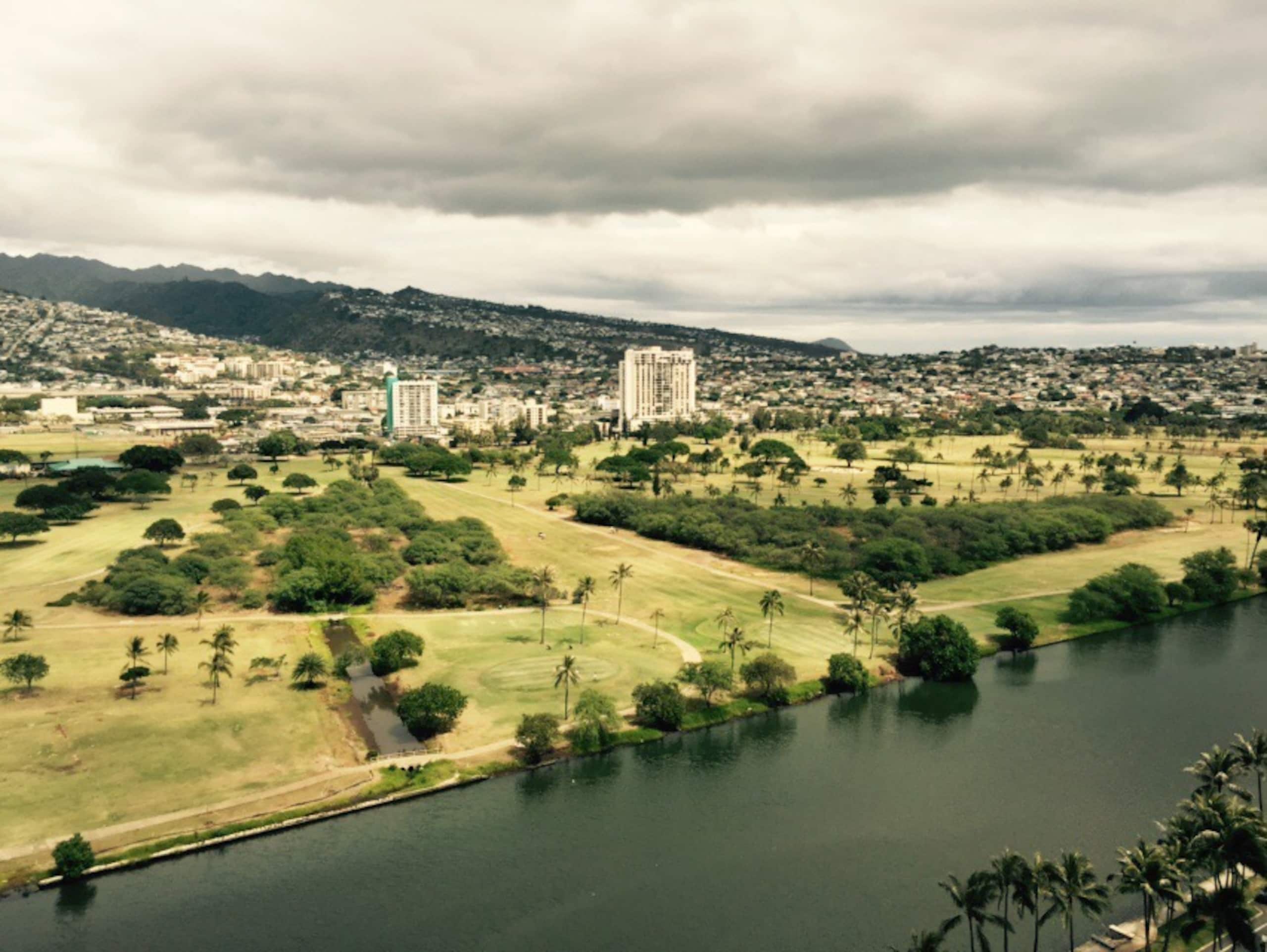 Condo in Honolulu · ★4.88 · 1 bedroom · 3 beds · 1 bath - Image 35