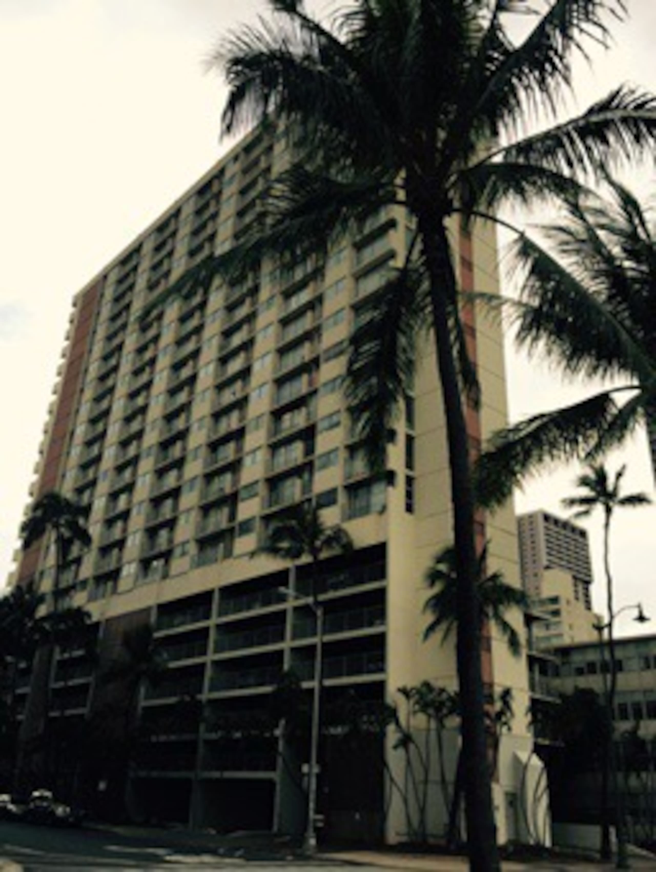 Condo in Honolulu · ★4.88 · 1 bedroom · 3 beds · 1 bath - Image 28