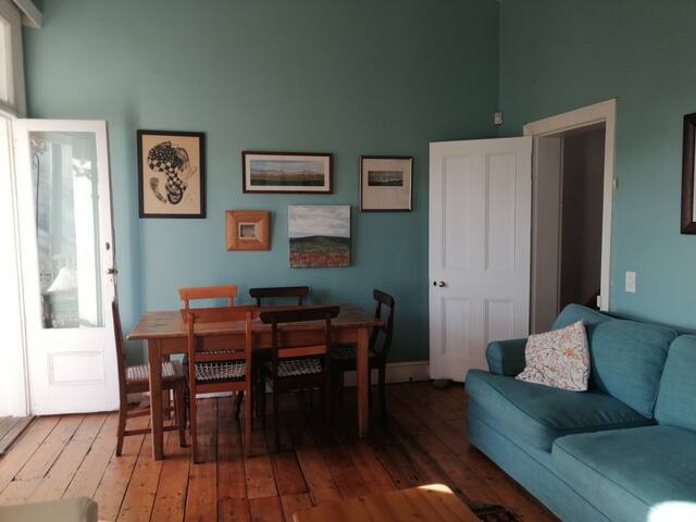 Spacious three storied home Cape town gallery image 3