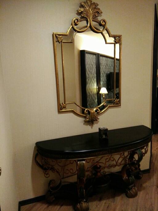 Greets By The Majestic Mirror at Main Hall Way.