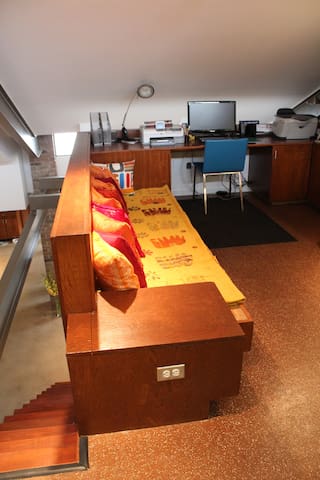 Gorgeous Modern Garden Home! gallery image 2