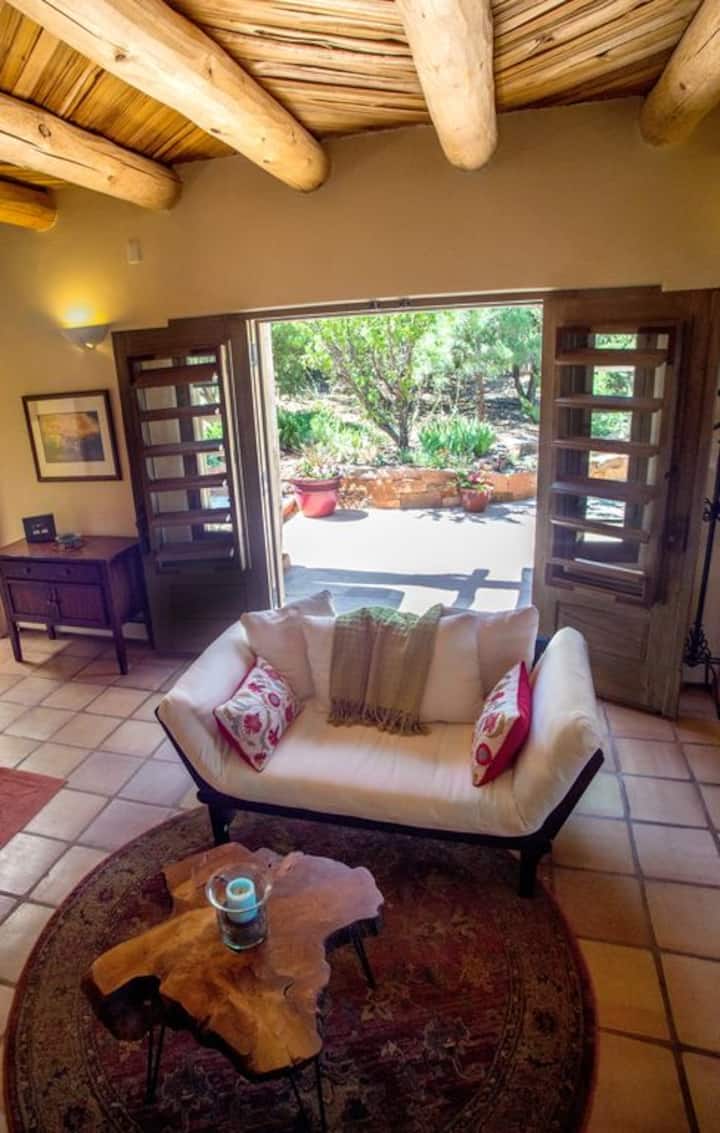 Eastside Retreat Near Plaza, Mountain Views - Santa Fe, NM
