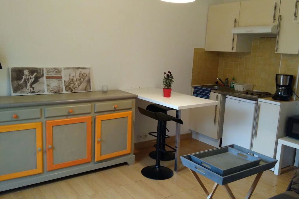 pièce de vie avec kitchenette