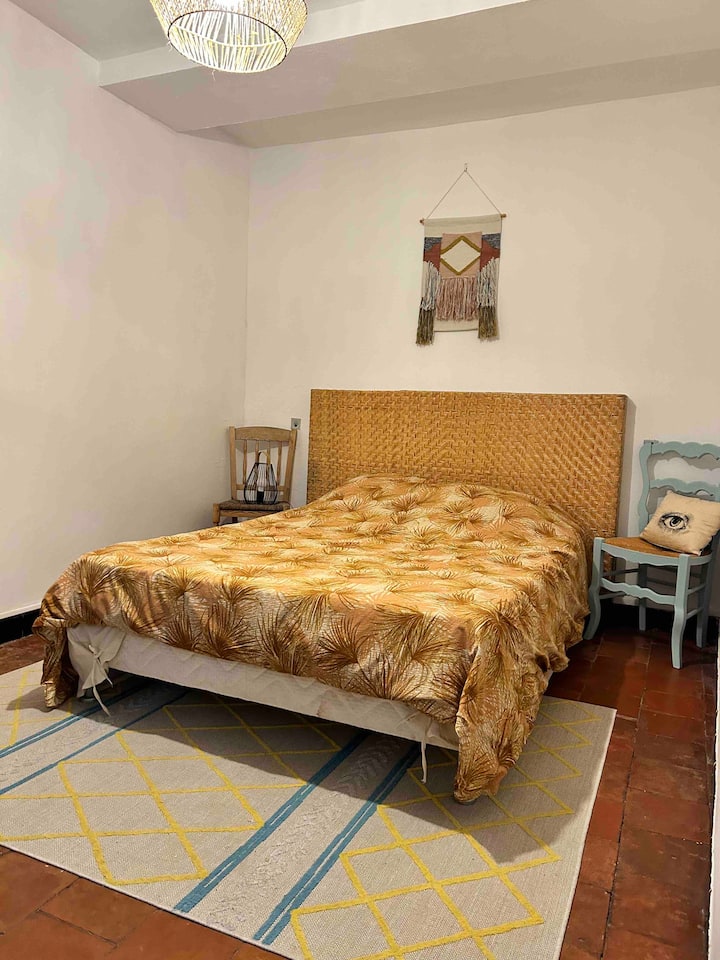 غرفة النوم 4، بسرير مزدوج 140 × 190 سم، خزانة ملابس، خزانة ملابس