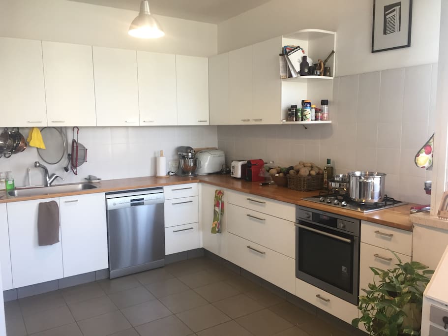 Fully equipped kitchen