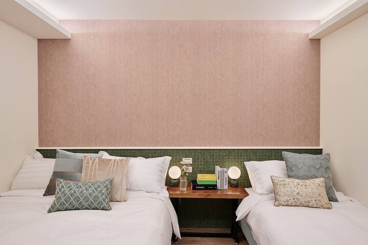 A11/復古8人房/MRT忠孝復興7min/東區市中心/sogo微風百貨/雙線捷運 gallery image 5