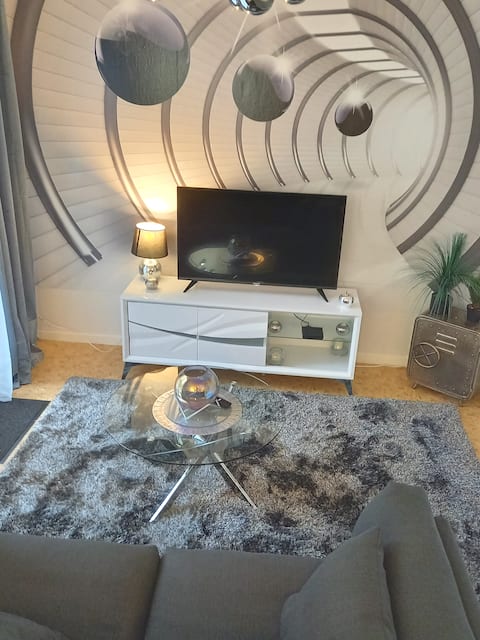 Popular Airbnb listing: 66 m2 Chrome Apartment near beach and CNPE in Gravelines