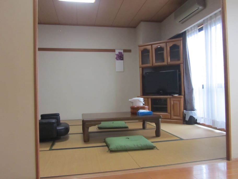 Japanese-style room