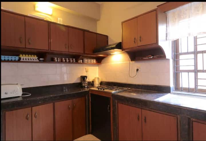 Full kitchen image 1